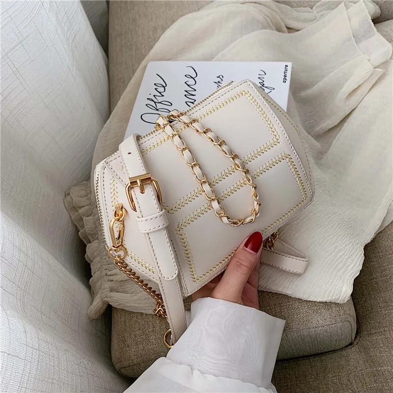 

Personality Embroidery Thread Small Bag Female 2021 New Korean Version of Wild Messenger Bag Chain Bag Fashion Lady Shoulder Bag