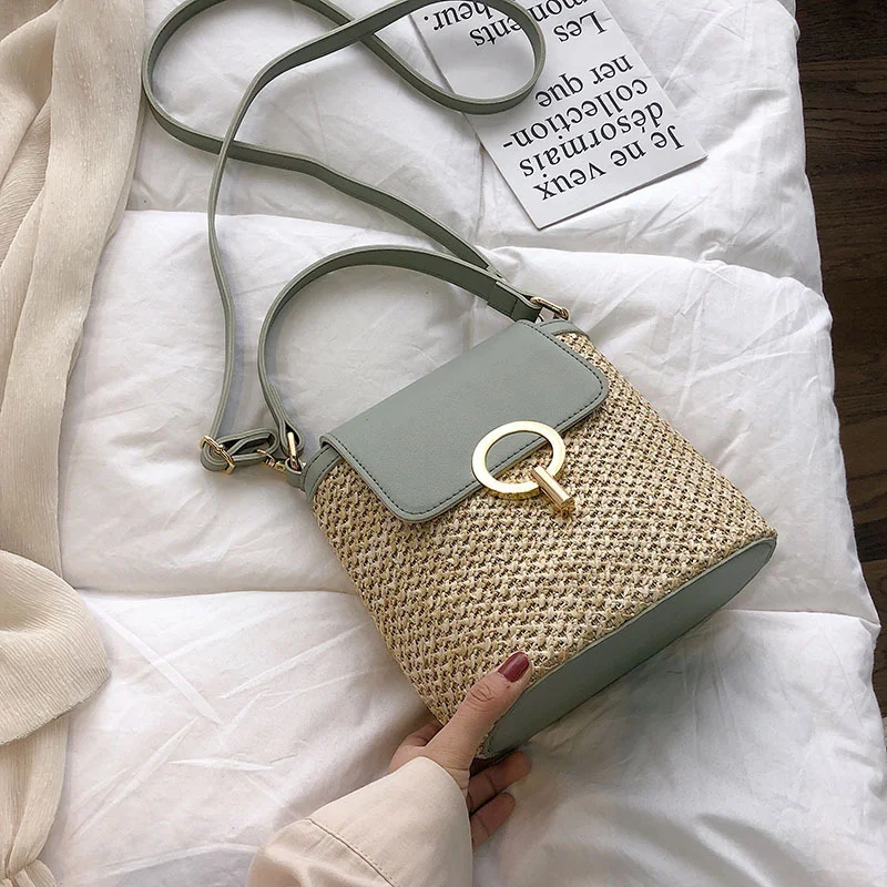 

Casual Chains Straw Bucket Bags Women Summer Messenger Bag Rattan Bags Beach Lady Travel Purses and Handbags Shoulder Bag