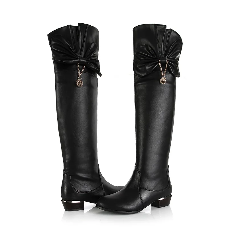 Женские зимние сапоги выше колена из натуральной кожи на низком каблуке с