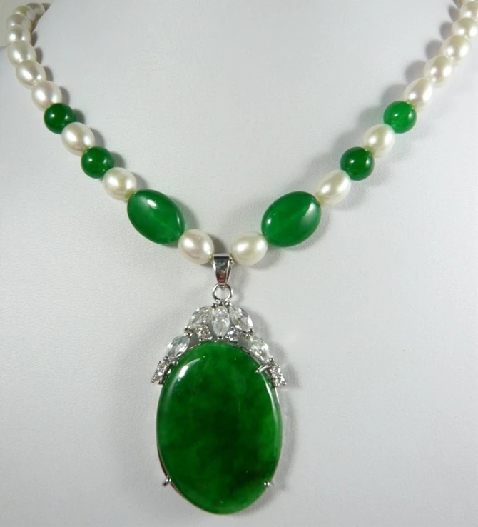

Модный дизайн красивый белый жемчужный & зеленого нефрита и Нефритовой подвеской Цепочки и ожерелья
