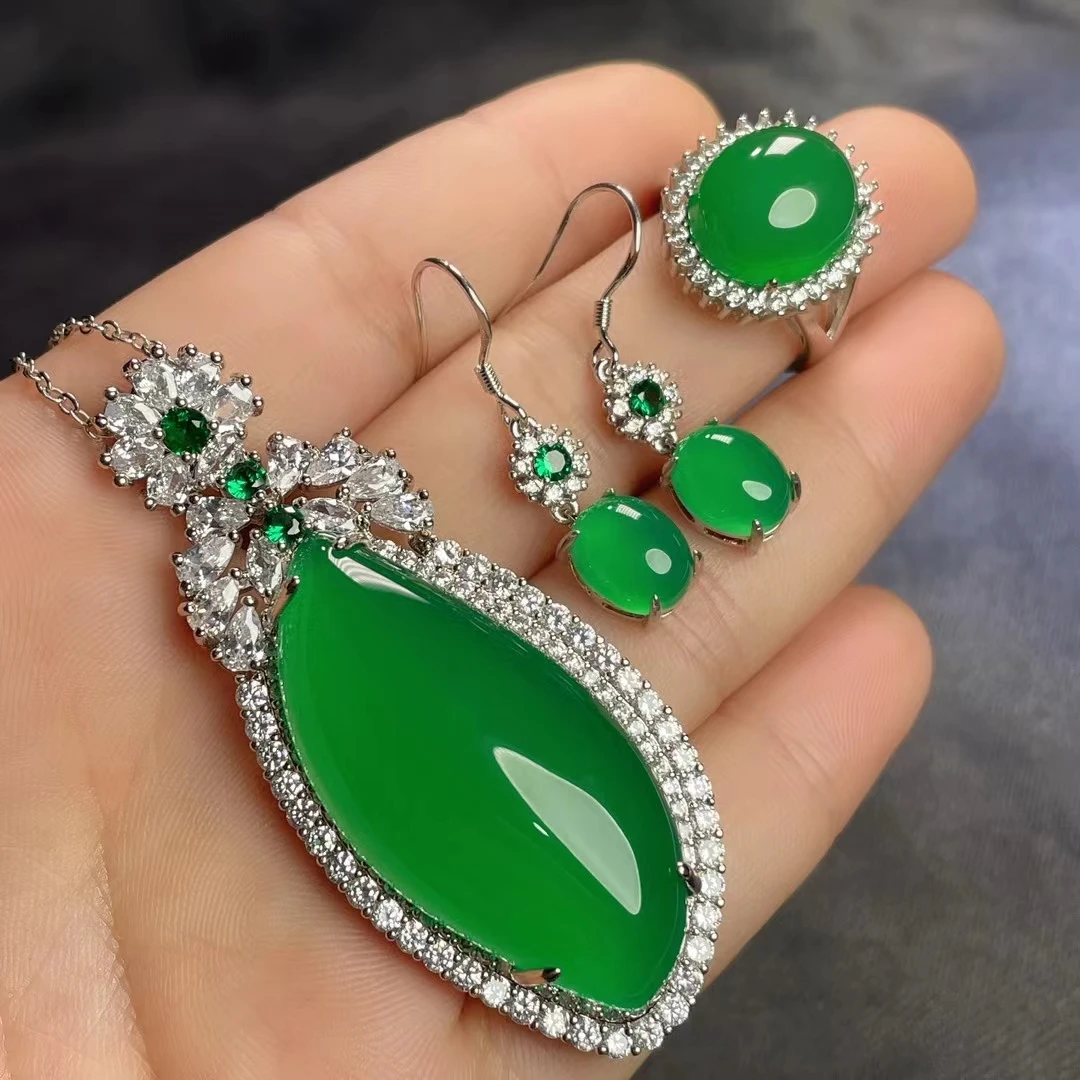 Женский ювелирный комплект из колье браслета и сережек серебра 925 пробы |