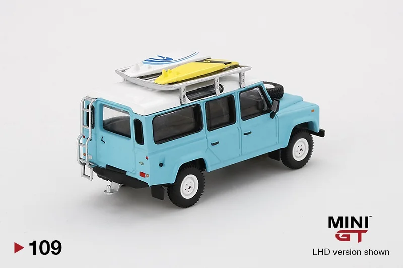 Мини GT 1:64 Land Rover Defender 110 светильник голубой с доской для серфинга LHD литая модель