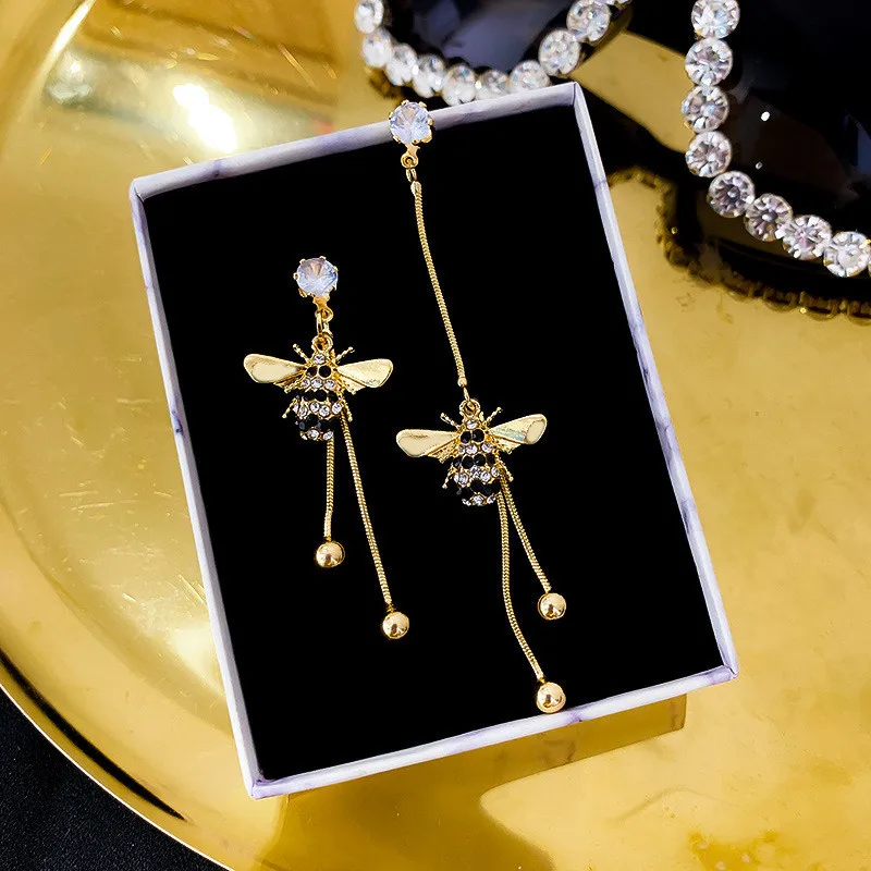 Элегантные длинные серьги с Пчелкой и камнями новинка 2020 Модная бижутерия