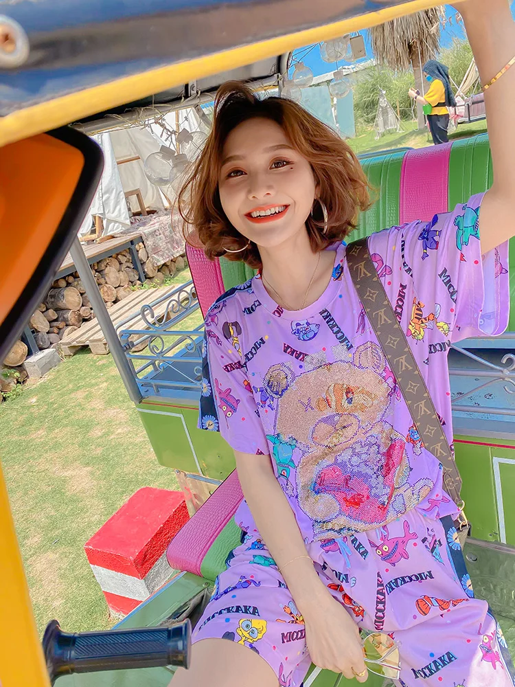 Женские костюмы с блестками футболка мультяшным принтом и модные шорты лето