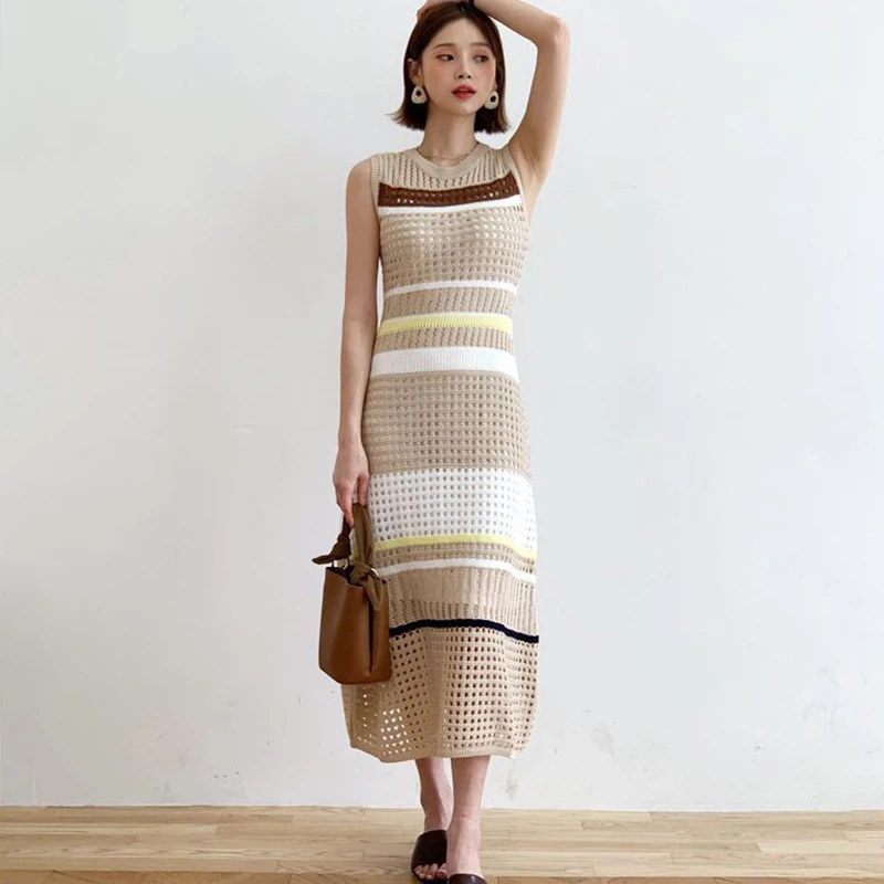 

2021 New Summer Fashion Hollow Out Knitted Dresses Women Sleeveless Striped Patchwork Sweater Mermaid Dress Vintage