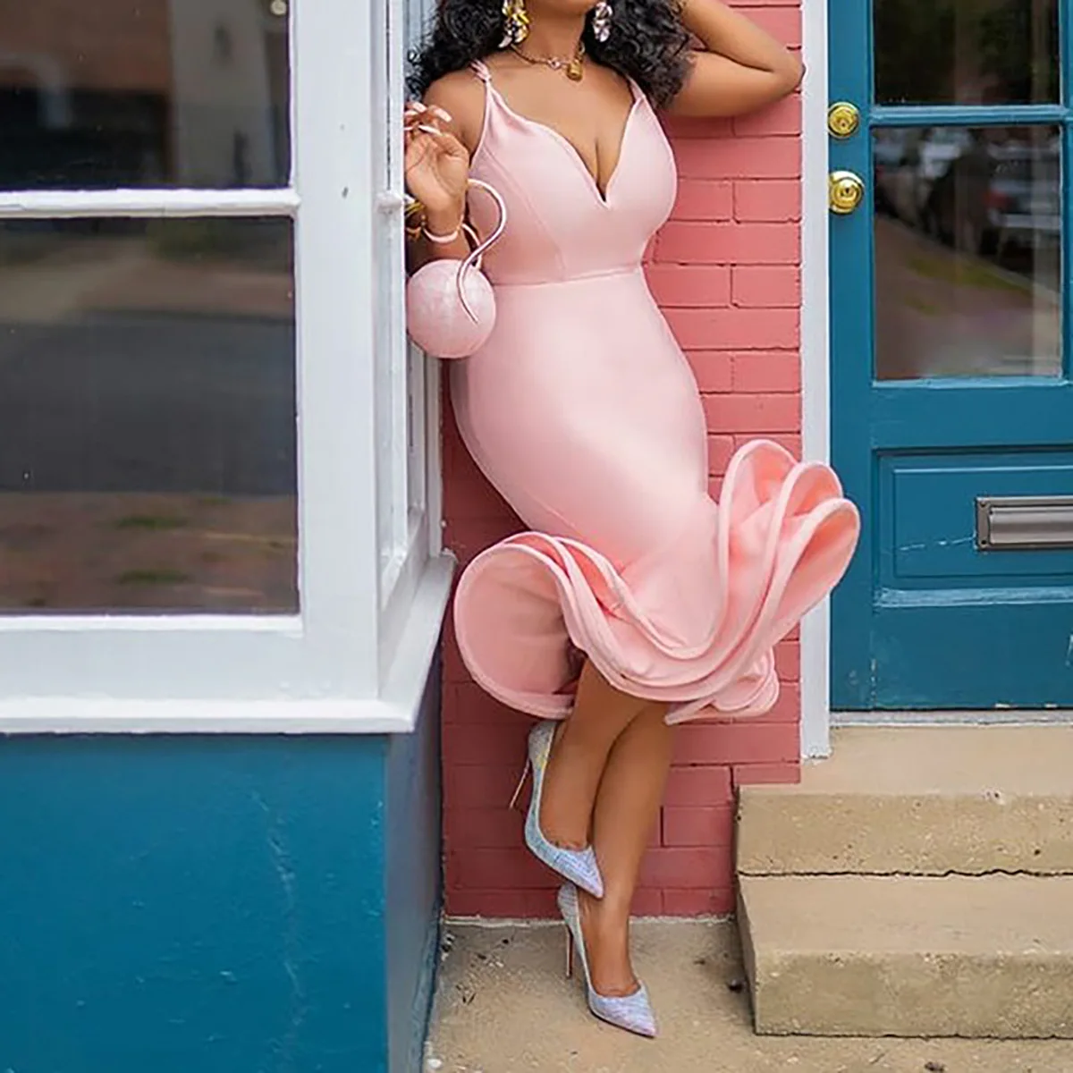 

2021 Summer New Style, Sexy Deep V-neck, Suspender,Slim Skirt, High Fashion Dress, Pink,Off Shoulder Ruffle Skirt 2020