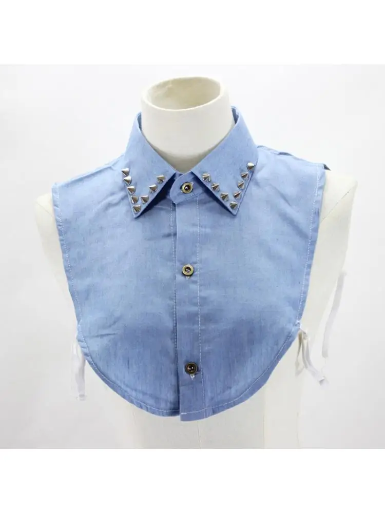 Женская джинсовая голубая полурубашка с имитацией воротника и серебряными