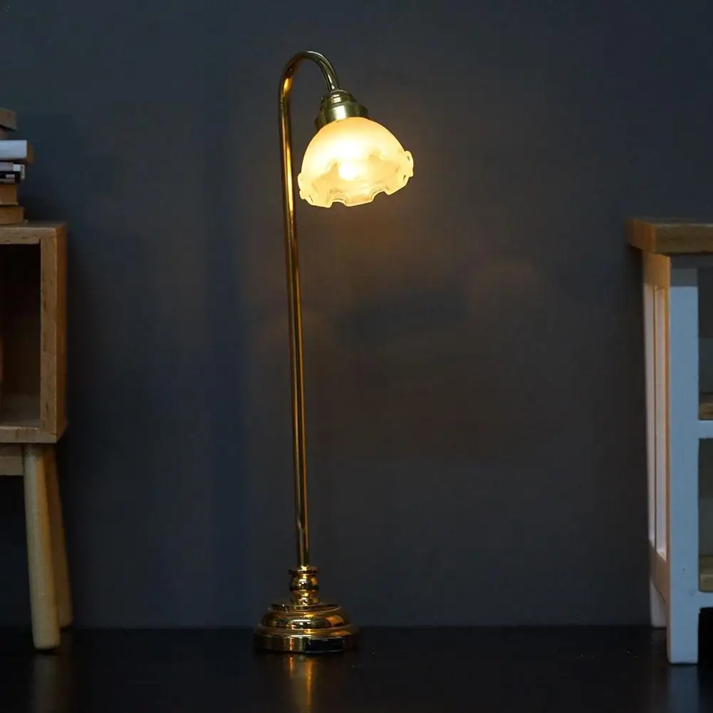 

1:12 Doll House Accessories Simulation Model Flower Shade Lamp Floor Child Birthday Gifts DIY Light Model LED Girls G8Z8