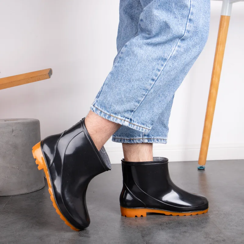 

2021 Autumn Winter New Concise Men's Boots Soft Comfortable Round Toe Low Heel Rainboots with Velvet Suitable for Outside