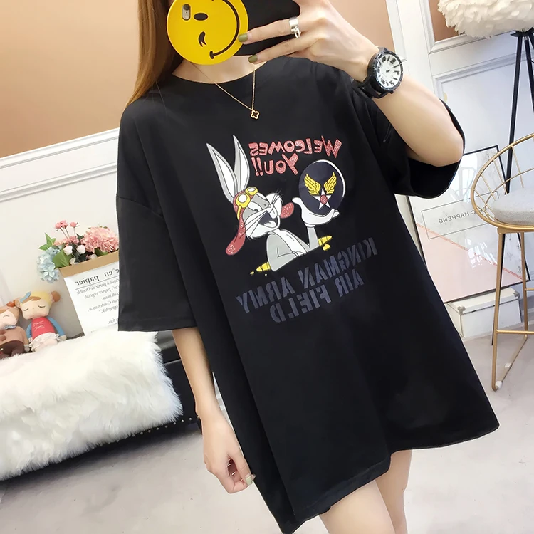 Женская свободная футболка средней длины с коротким рукавом и мультяшным