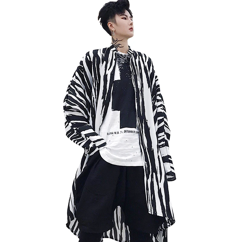 

2020 Spring And Autumn New Youth Popular Dark Zebra Print Bat Sleeve Sunscreen Fashion Casual Loose Mid-length Coat M-XL