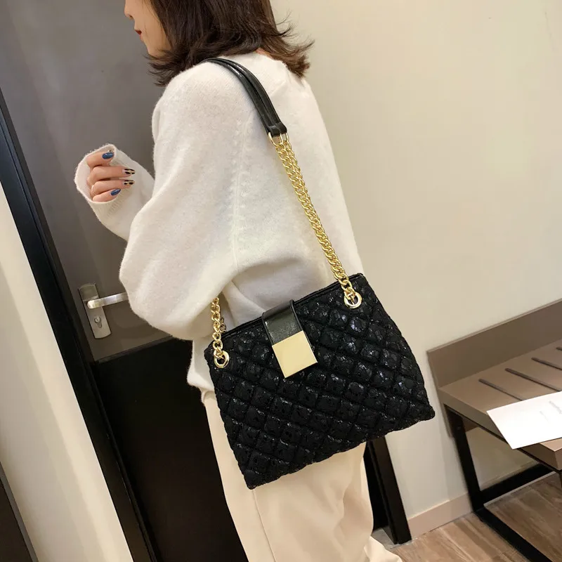 Женская сумка с цепочкой в Корейском стиле маленькая через плечо Европейском