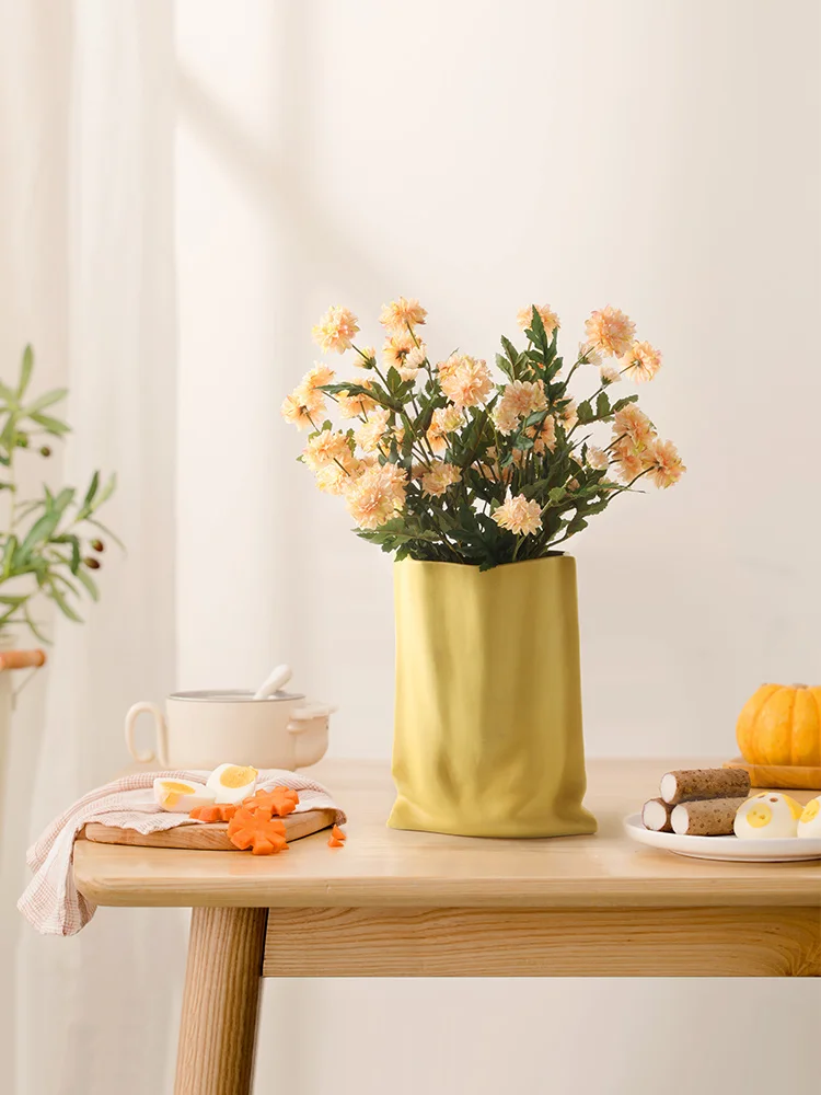 

Creative Ceramic Wine Cabinet Flowers Vase Pot Home Decor Study Dining Table Vase Porcelain Sculpture Living Room Paper Bag Vase