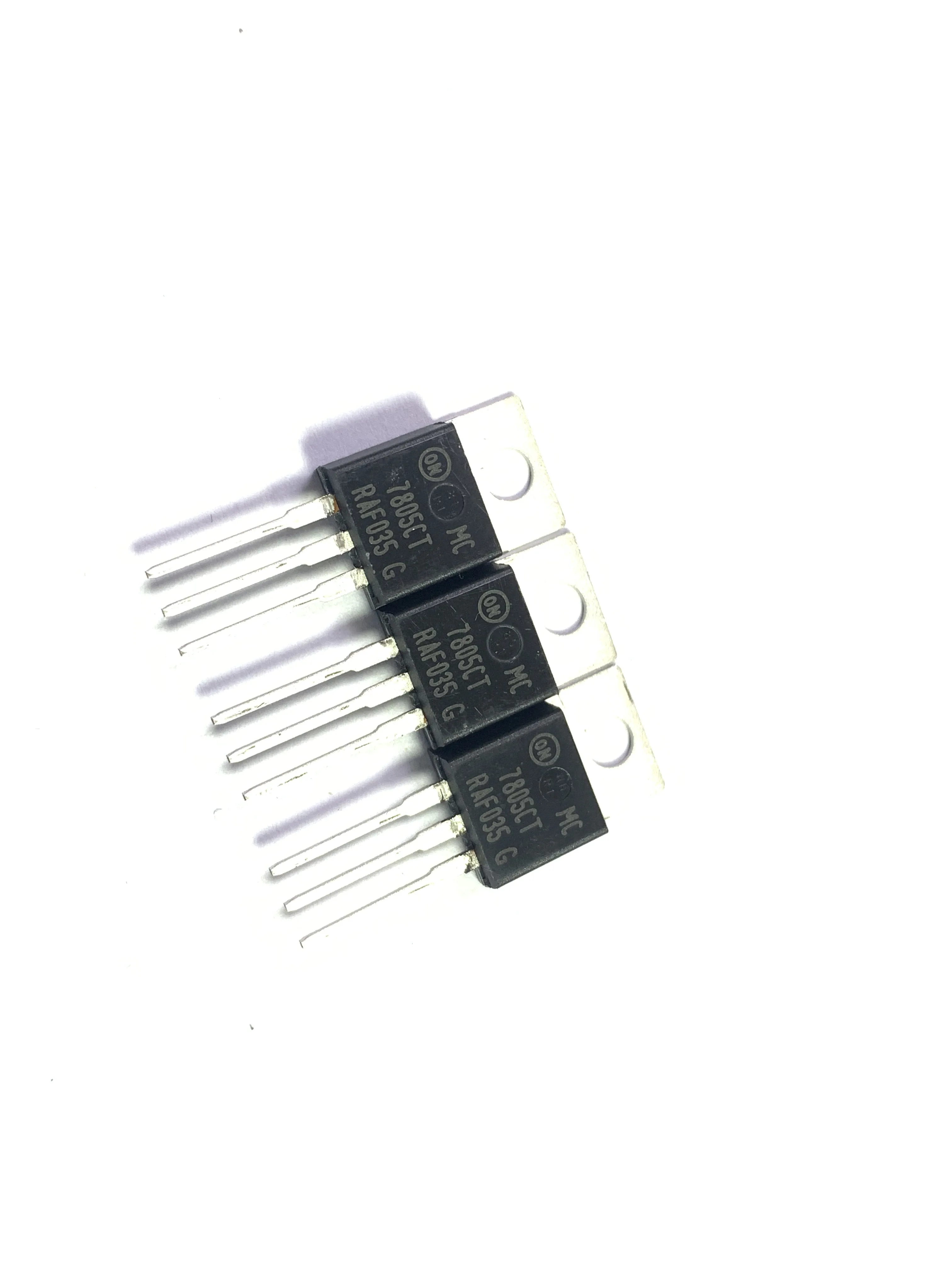 

12Pcs/Lot/ MC7805CT TO220 7805CT MC7805CTG TO-220 MC7805 7805 Three-terminal regulator