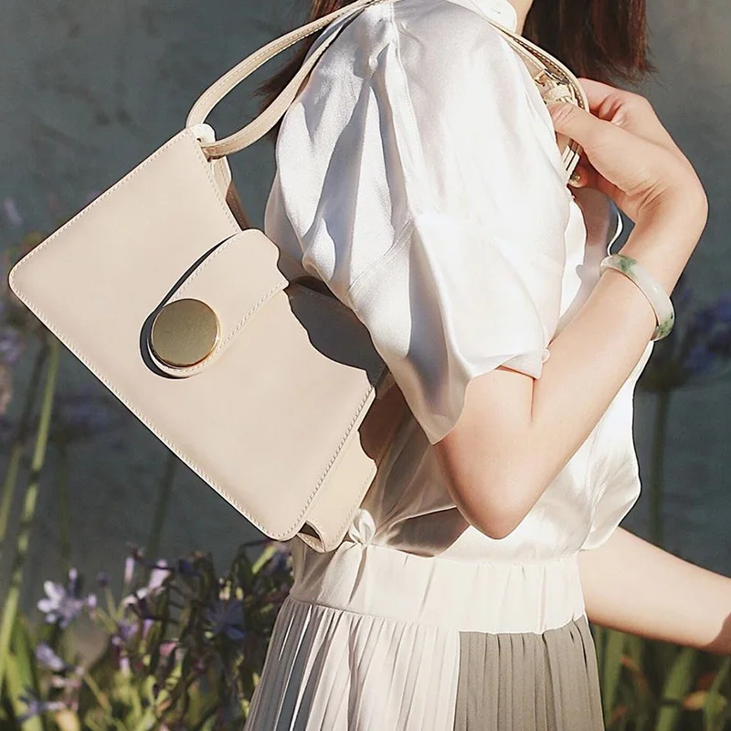 Винтажная сумка аллигатора с металлической круглой пряжкой на плечо кожаная