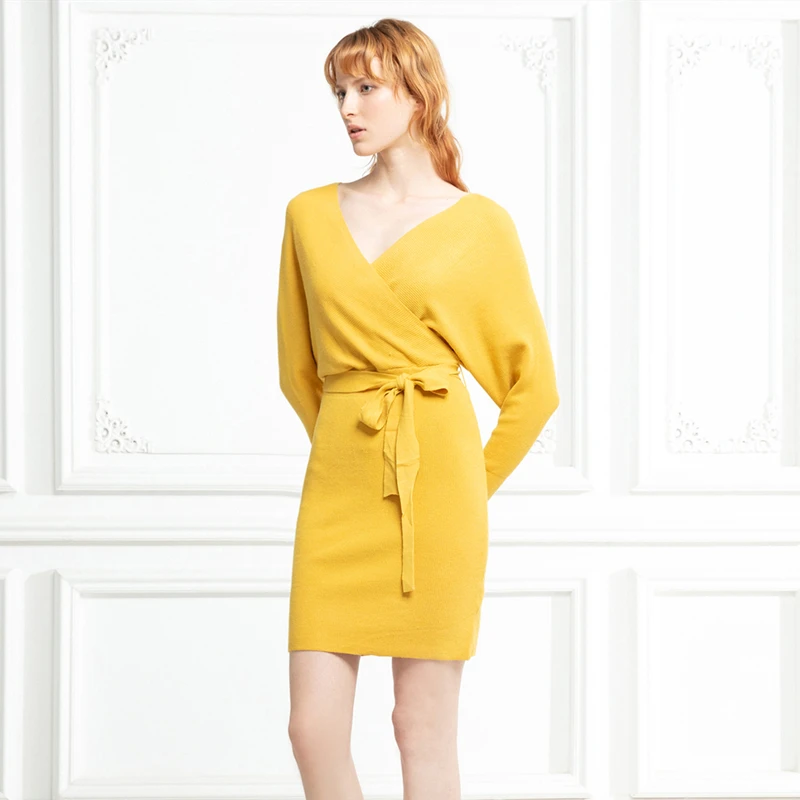 Женский пуловер с V-образным вырезом Marwin однотонный рукавом летучая мышь и поясом