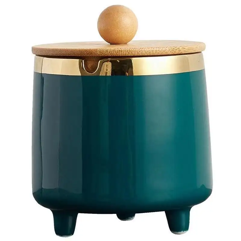

Emerald ceramic ashtray with cover creative personality family living room European style light luxury high-grade anti-fly ash