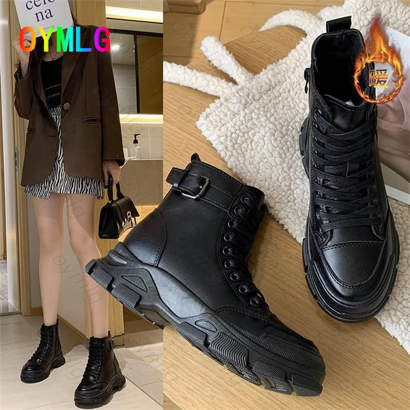 

Женские ботинки Martin, новинка 2021, черные короткие ботинки в британском стиле с ремешком и пряжкой, на толстой подошве, с бархатной подкладкой,...