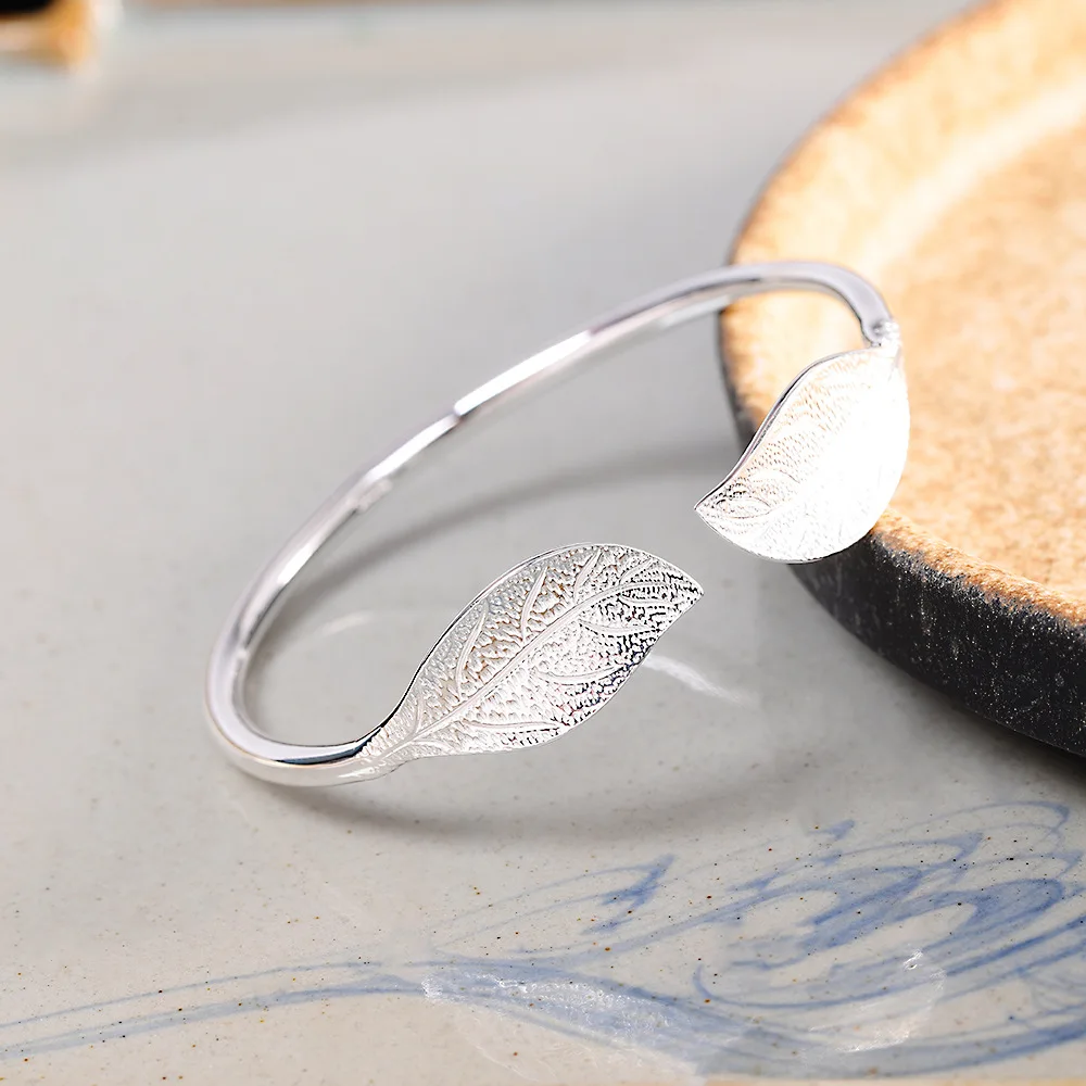

MetJakt S999 Pure Silver Women's Leaf Bracelet Fashion Personality Trend