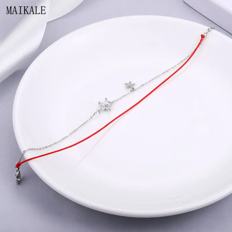 Женский браслет цепочка MAIKALE красный из фианита с подвесками в виде цветов