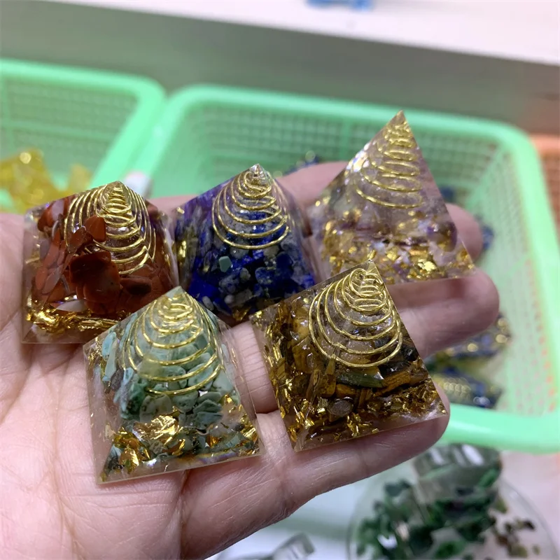 

5pcs Energy Pyramid Aura Divination Keychain Supplies Yoga Meditation Ornaments Resin Craft Protection Lucky Stone