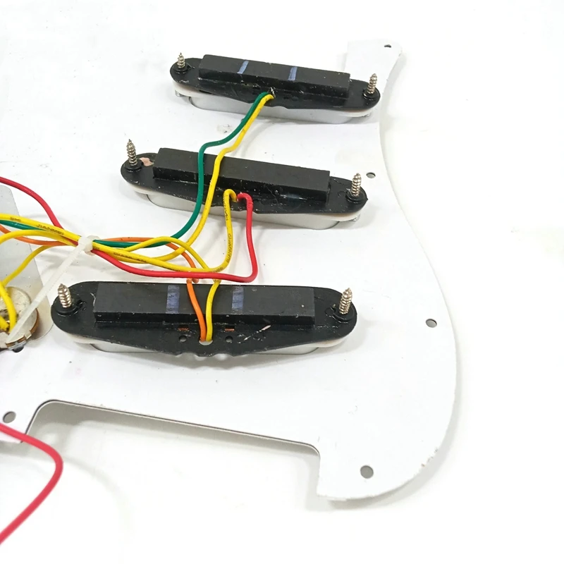 

Single Coil Pickup SSS Electric Guitar Loaded Prewired Pickguard Scratch Plate Strat 11 Holes 3Ply for ST SQ Guitar