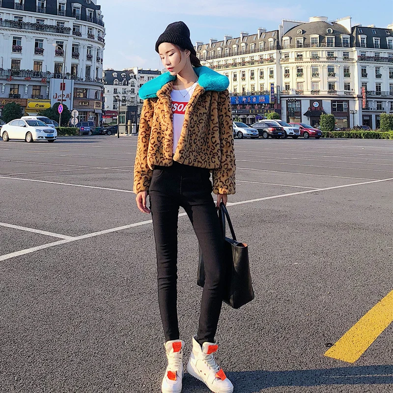 

Faux fur short Jacket Women 2021 Winter leopard print fashion faux fur Korean style warm Women's fashion personality Female Fur