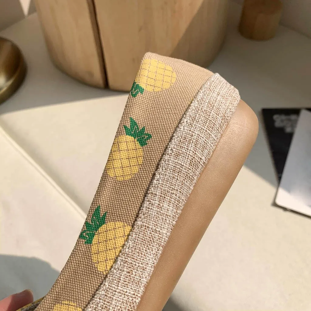 

Women Flat Heel Striped Shallow Retro Cloth Shoes Breathable Peas Shoes Shallow mouth flat canvas shoes Single shoes soft A50