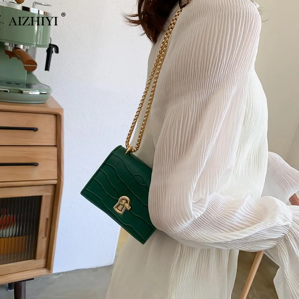 Мини-сумка из искусственной кожи квадратная на цепочке лето 2020 | Багаж и сумки