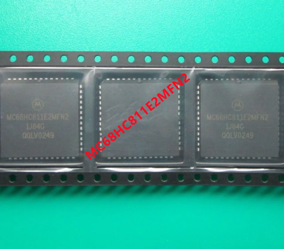 

1pcs 8-channel 8-bit analog-to-digital converter chip MC68HC811E2MFN2 2C16J QMZGY0114 semiconductor MOT PLCC52