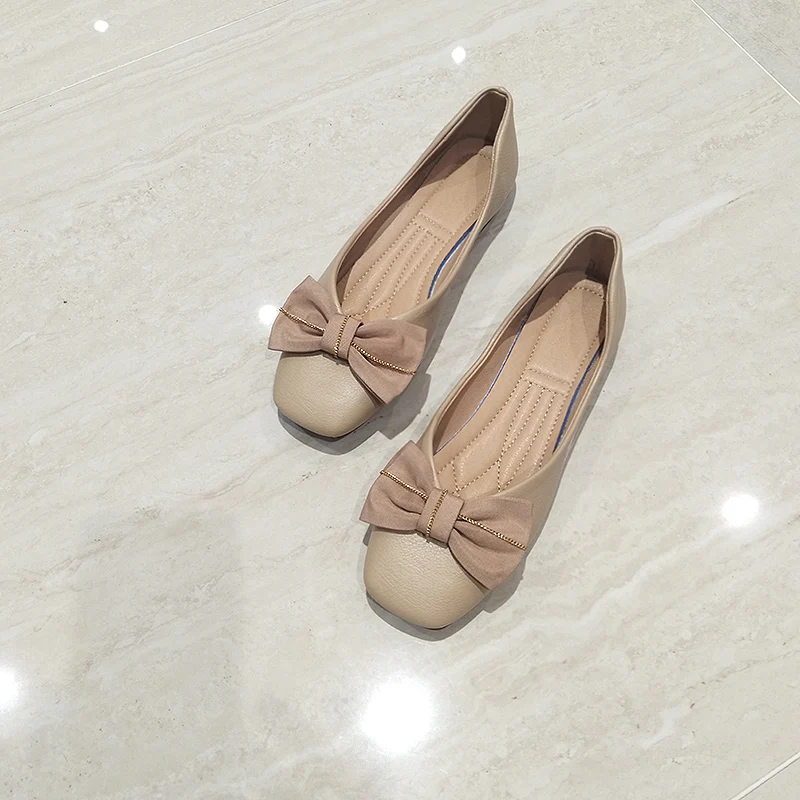

Spring and Autumn Flat Square Toe Single Shoes Women Shallow Mouth Soft Sole Patent Leather Bow Driving Shoes Comfortable