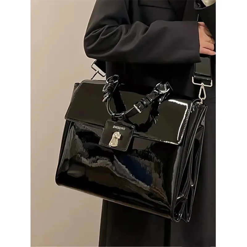 

Women's Bag Patent Leather Bright Face Large Capacity Black Handbag New Original High Sense Fashion Student Business Briefcase