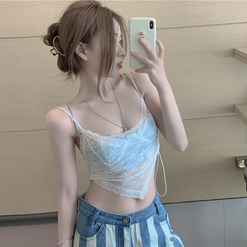 

Женский короткий топ на завязках, с кружевом