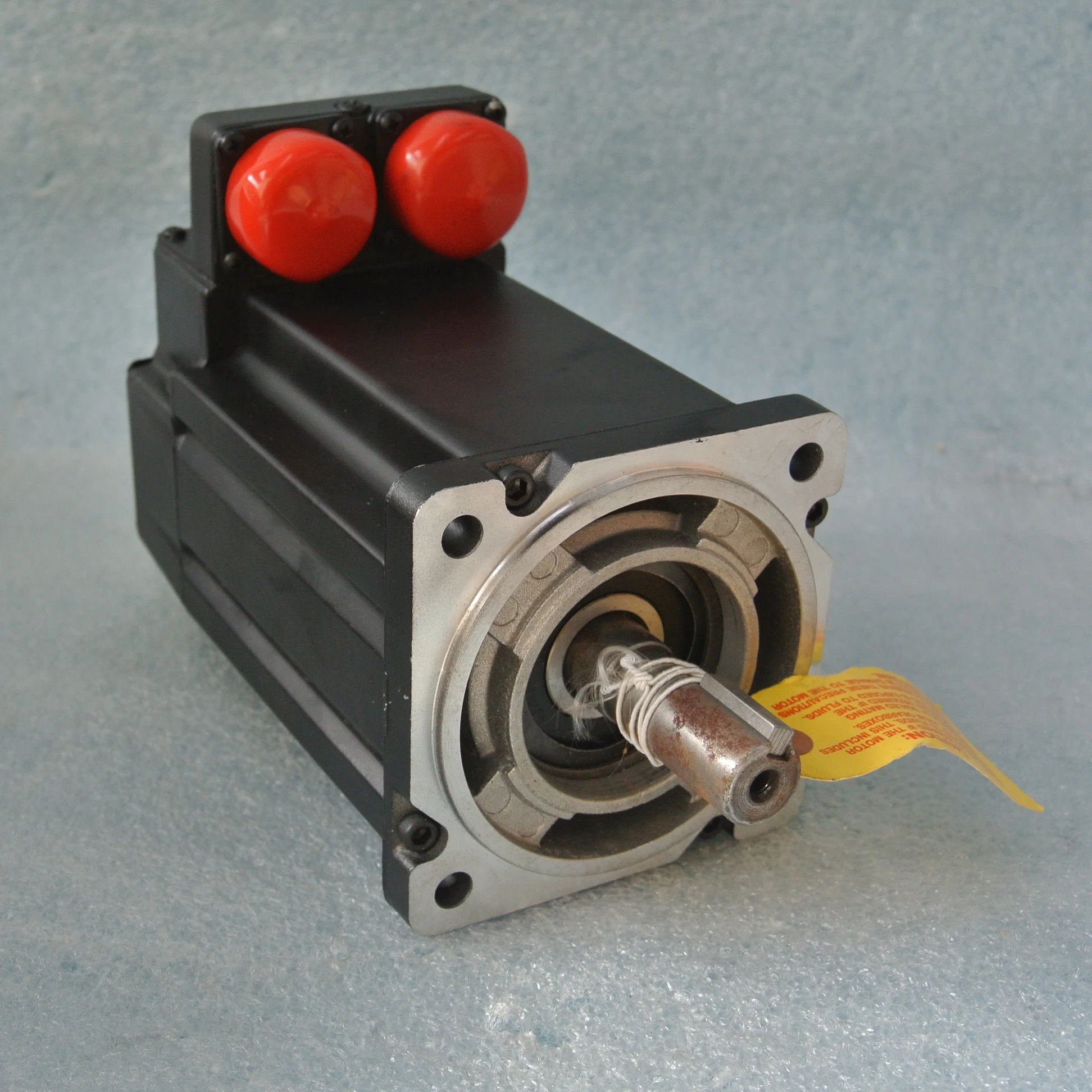 

Allen Bradley motor MPL-B320P-RJ22AA Новый в коробке