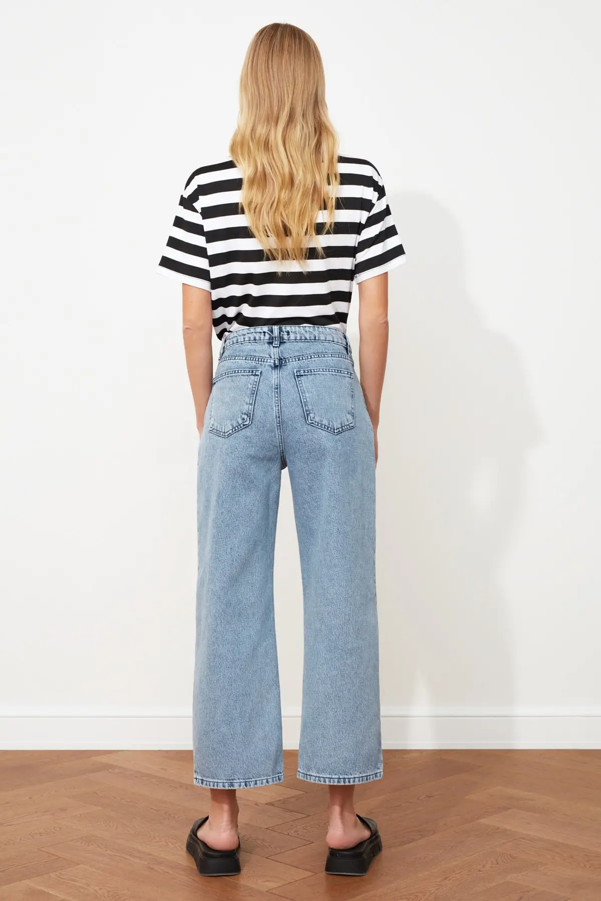 

Trendyol Pleated High Waist Culotte Jeans TWOAW21JE0694