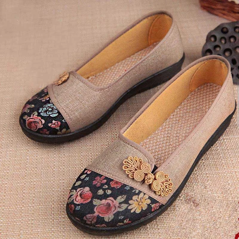 

Shallow mouth middle-aged and elderly women's shoes mother's shoes women's flat heels old Beijing cloth shoes women's autumn new