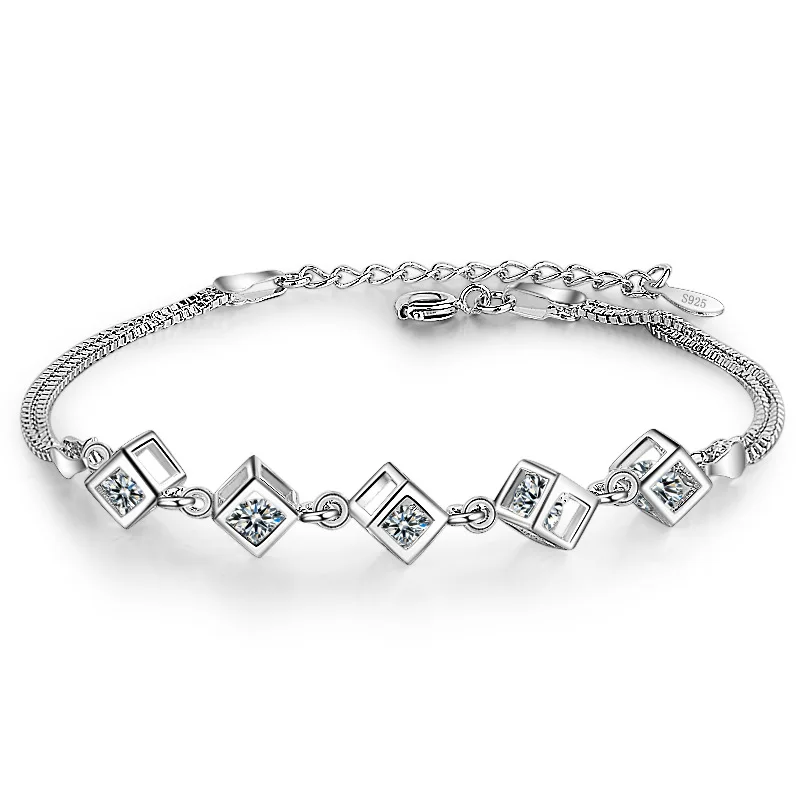 

Korean Fashion Zircon Shining Love Cube Asjustable Bracelets for Woman Silver Color Jewelry All-matched Accessories SB148