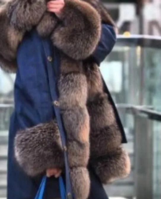 Женская парка пальто утолщенное с большим меховым воротником и капюшоном теплая