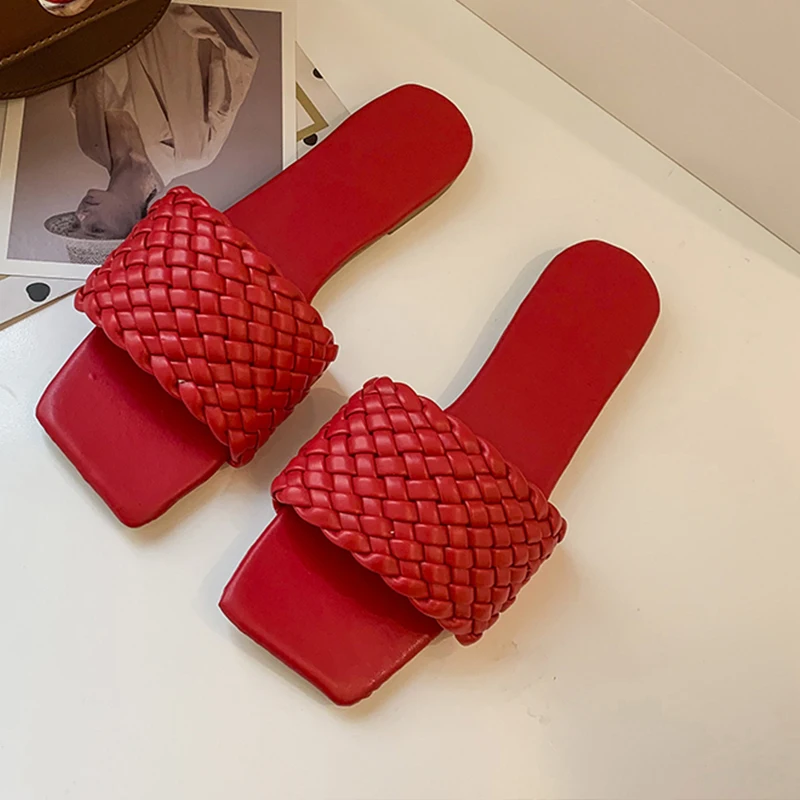 

2021 NEW Fashion Temperament Braided Charm Open-toe Flat Slippers Set Foot Vacation Beach Sandals Casual Flip Flops Women Shoes