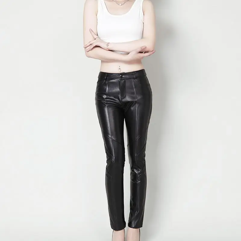 Рисунок 5 - Брюки женские длинные из натуральной кожи