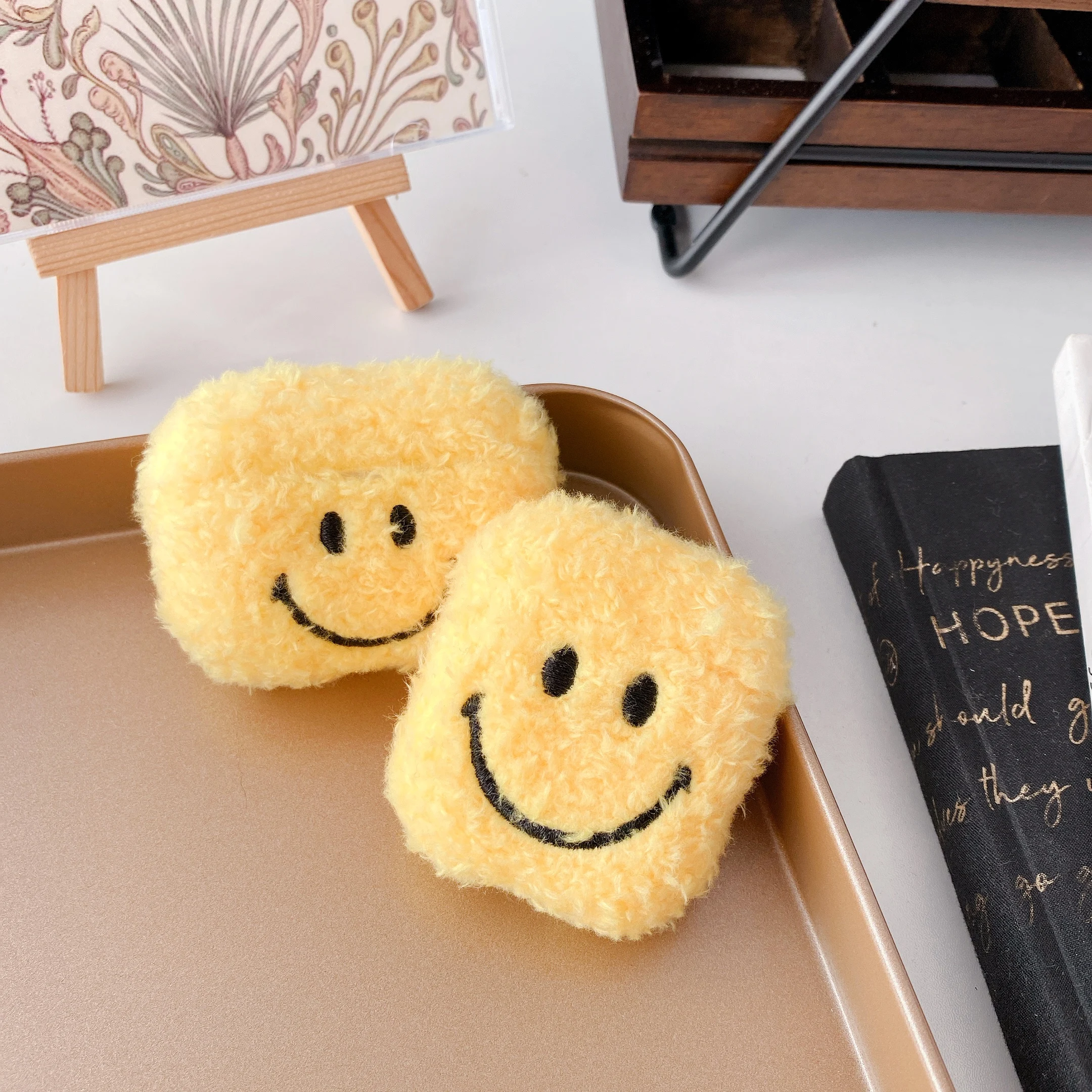 

Милый чехол со смайликом для наушников Apple Airpods 1 2 Pro, Модный милый чехол для наушников, Меховой чехол для наушников Airpods, чехол для зарядного у...