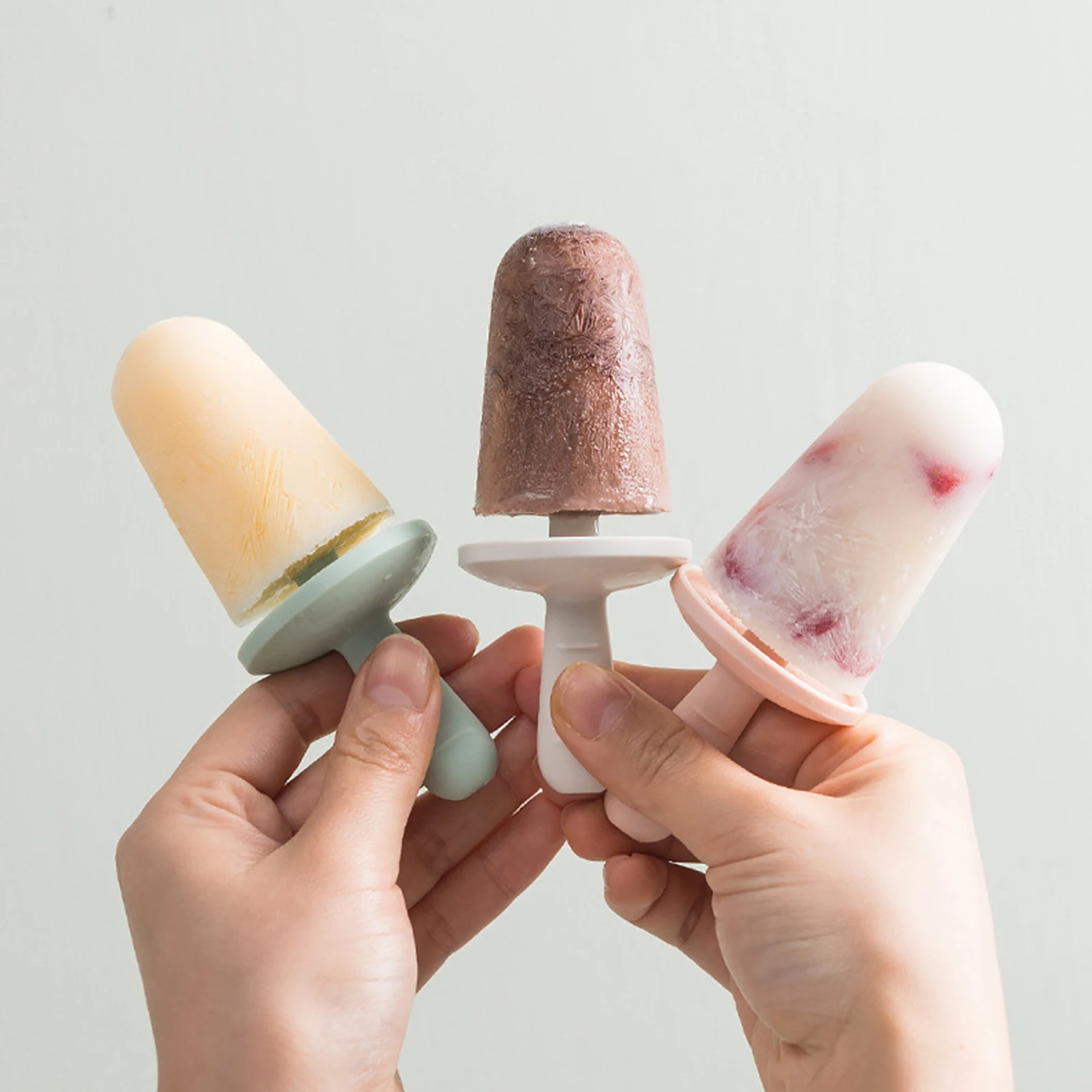 

4 Holes Silicone Ice Mould Ice Cube Trays Popsicle Barrel Mold Dessert Diy Ice Cream Mold with Popsicle Sticks Kitchen Tools