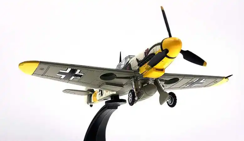 Немецкий ace bf-109 модель самолета-истребителя 1:72 |