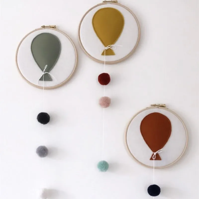 

INS Nordic Felt Ball Feather Heart Balloon Wall Decor Hanging Pendant Kids Room Decoration Ornaments Nursery Photography Props