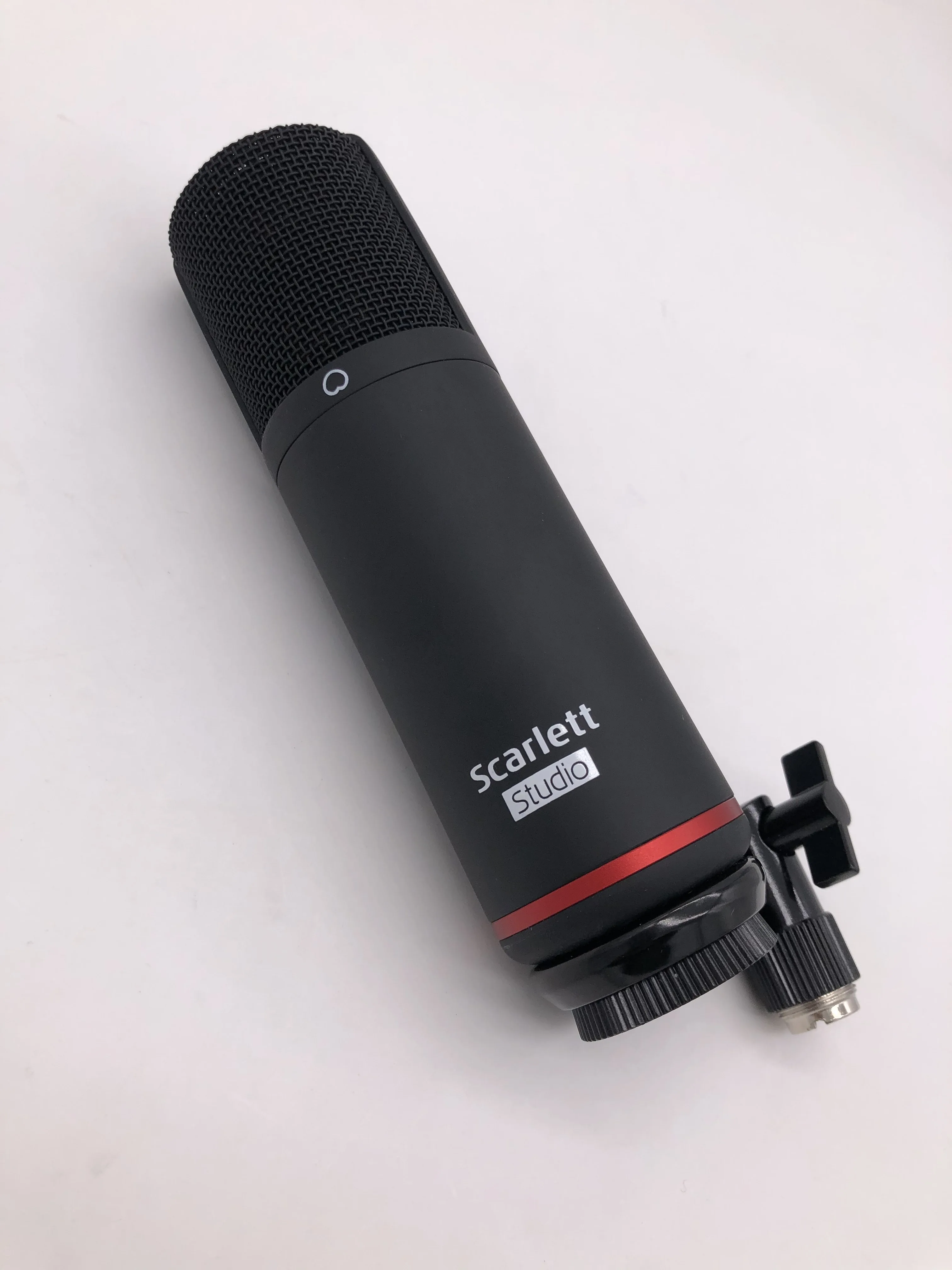 Focusrite Scarlett Studio CM25 MkIII конденсаторный микрофон для студийной записи с кабелем 3 м XLR