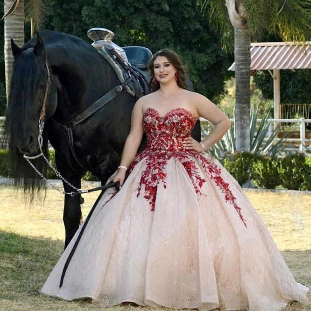 

2021 Luxury Ball Gown Champagne Quinceanera Dresses Sequined Beaded Sweet 15 16 Dress Prom Gowns Gorgeous vestido de 15 anos