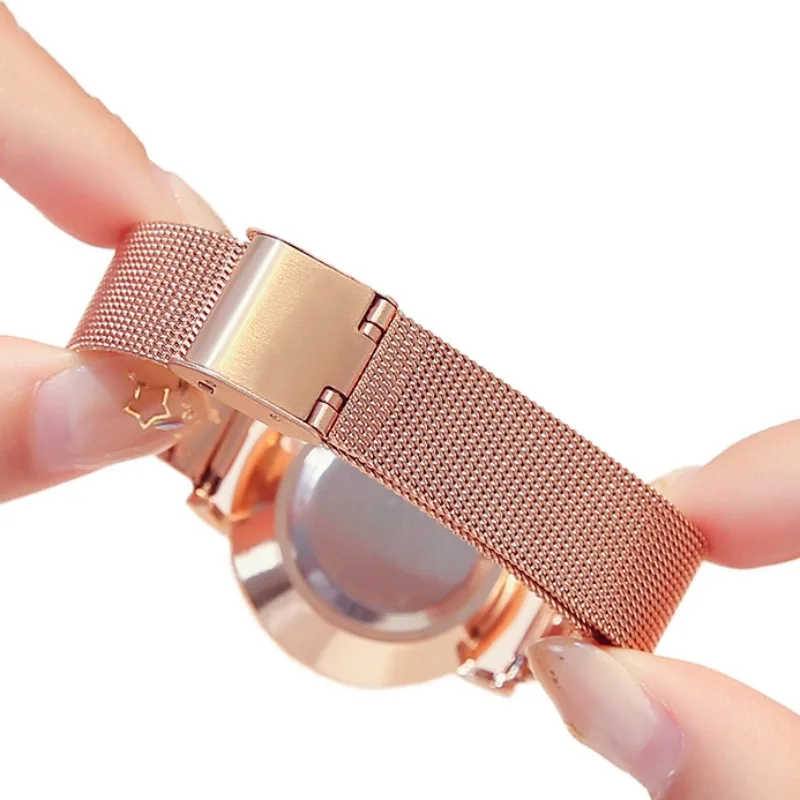 Кварцевые часы с полым вращающаяся шкала стол Повседневное высокая твердость