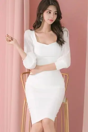 Женское офисное платье футляр элегантное однотонное привлекательное облегающее