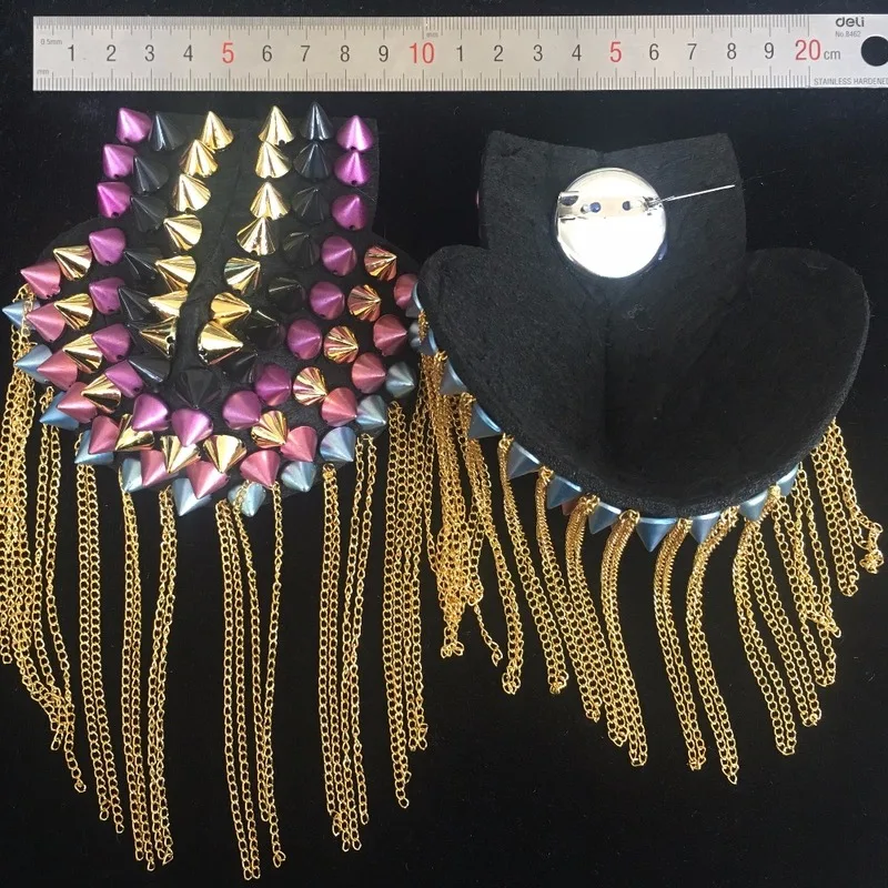 Рок Панк Заклепки эполета ювелирные изделия кисточка плечо брошь певец эполеты