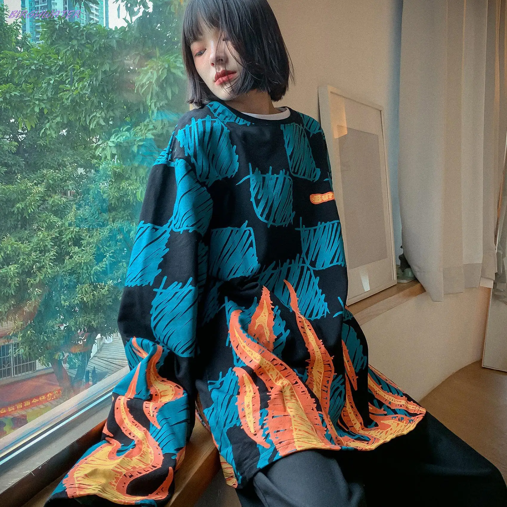 

Свитшот женский осенний в стиле хип-хоп с круглым вырезом и принтом пламени